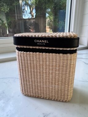 CHANEL Beige Straw Cosmetic Case with Black Trim and Gold Logo Accents